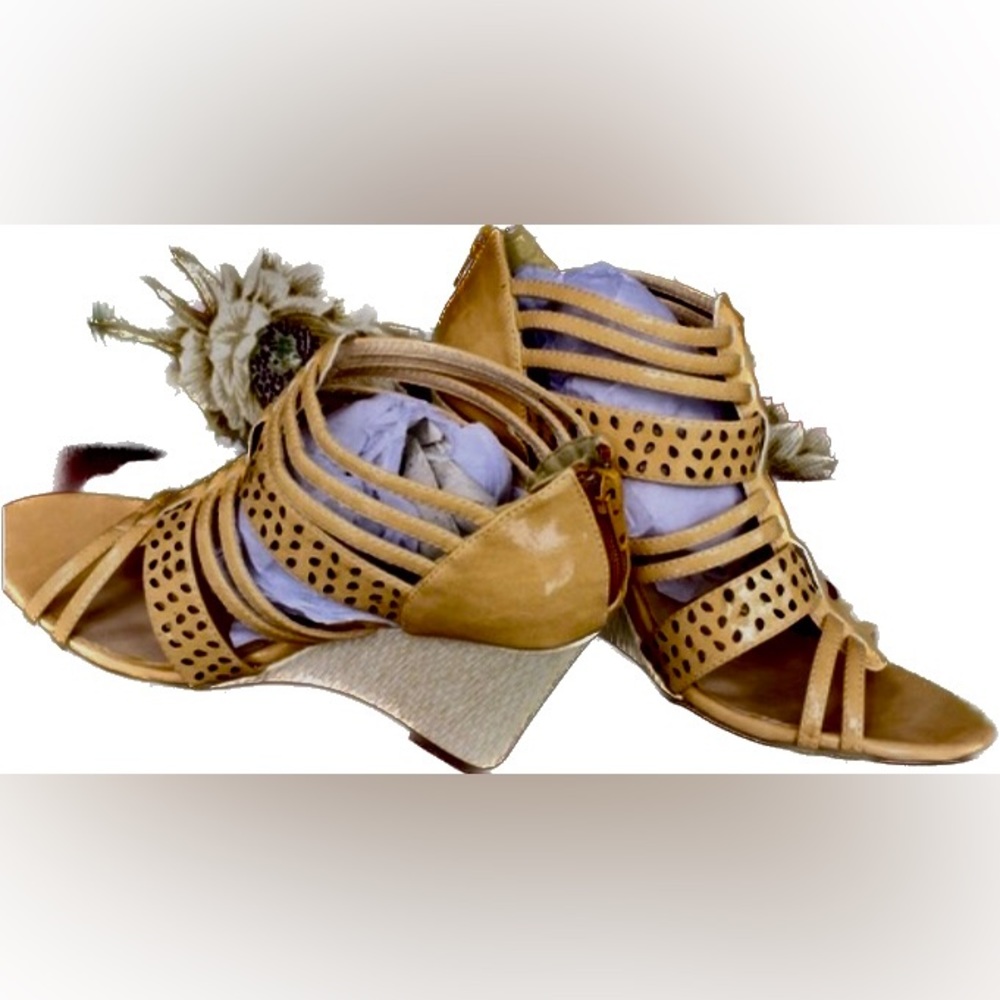 💞HP💞Nude Color Vivite Stripy Wedges